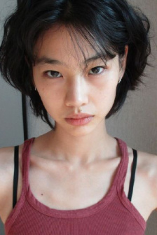 乌鸦嘴妙女郎
